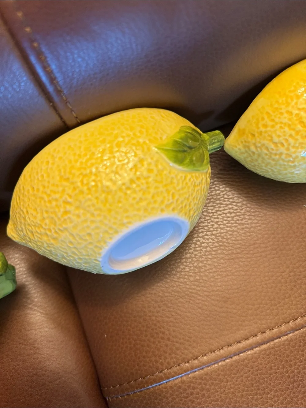 Lemon shaped nesting measuring cups